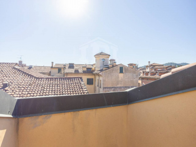 Appartamento di pregio con altana in pieno Centro, Via Barberia, Bologna (BO)