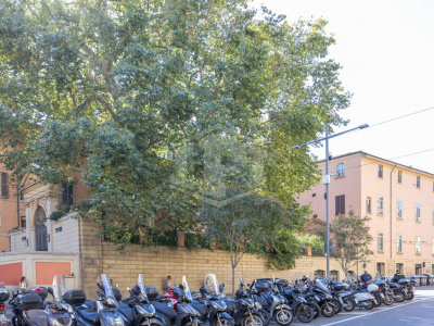 Appartamento di pregio con altana in pieno Centro, Via Barberia, Bologna (BO)