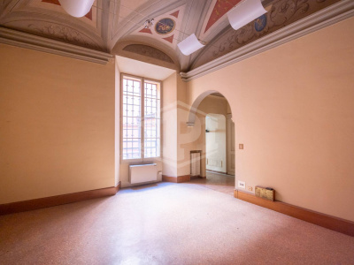 Trilocale di pregio in pieno Centro, Via Barberia, Bologna (BO)