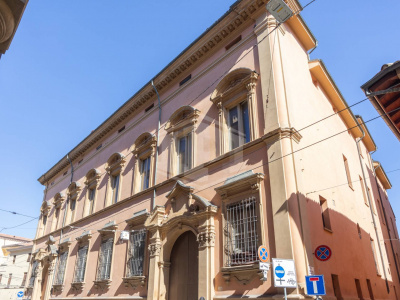 Trilocale di pregio in pieno Centro, Via Barberia, Bologna (BO)