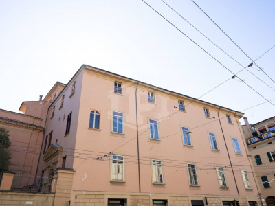 Trilocale di pregio in pieno Centro, Via Barberia, Bologna (BO)