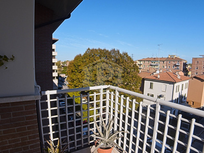 Appartamento ultimo piano con sottotetto, in Santa Viola via Emilia Ponente, Bologna (BO)