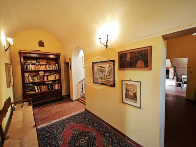 Casa indipendente cielo-terra con terreno a Dozza (BO)