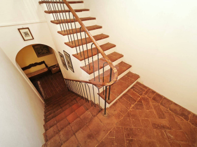 Casa indipendente cielo-terra con terreno a Dozza (BO)