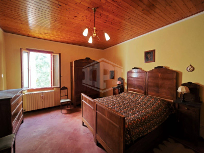 Casa indipendente cielo-terra con terreno a Dozza (BO)