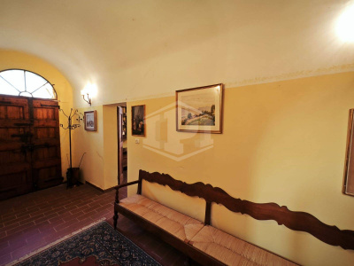 Casa indipendente cielo-terra con terreno a Dozza (BO)