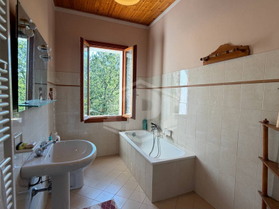 Casa indipendente cielo-terra con terreno a Dozza (BO)