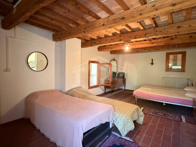 Casa indipendente cielo-terra con terreno a Dozza (BO)