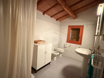 Casa indipendente cielo-terra con terreno a Dozza (BO)
