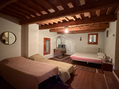 Casa indipendente cielo-terra con terreno a Dozza (BO)