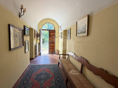 Casa indipendente cielo-terra con terreno a Dozza (BO)