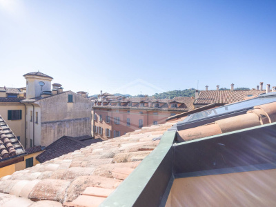 Appartamento di pregio in pieno centro, Via Barberia, Bologna (BO)