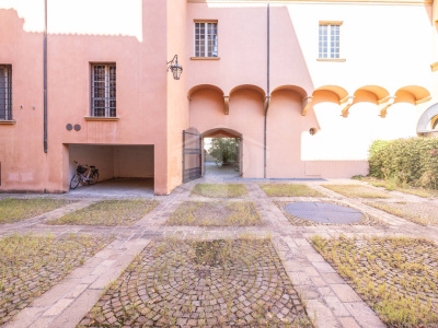 Appartamento di pregio in pieno centro, Via Barberia, Bologna (BO)