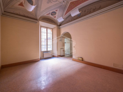 Appartamento di pregio in pieno centro, Via Barberia, Bologna (BO)