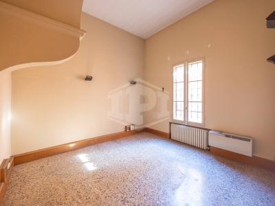 Appartamento di pregio in pieno centro, Via Barberia, Bologna (BO)