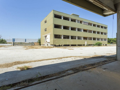 Capannone in Via delle Violette - Modugno Z.I (BA)