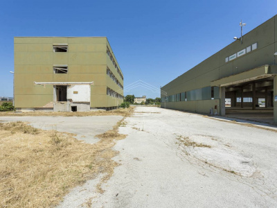 Capannone in Via delle Violette - Modugno Z.I (BA)