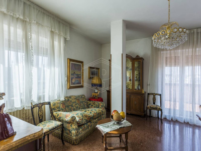 Pentalocale sito in Via Lattanzio 104 - Bari (BA)