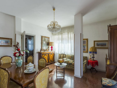 Pentalocale sito in Via Lattanzio 104 - Bari (BA)