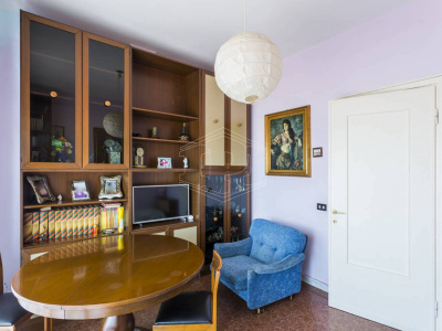 Pentalocale sito in Via Lattanzio 104 - Bari (BA)