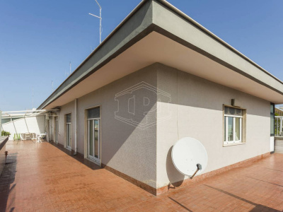 Pentalocale sito in Via Lattanzio 104 - Bari (BA)