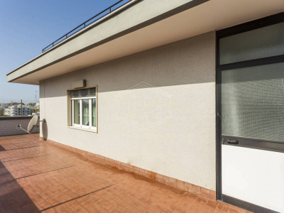 Pentalocale sito in Via Lattanzio 104 - Bari (BA)