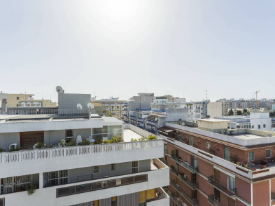 Pentalocale sito in Via Lattanzio 104 - Bari (BA)
