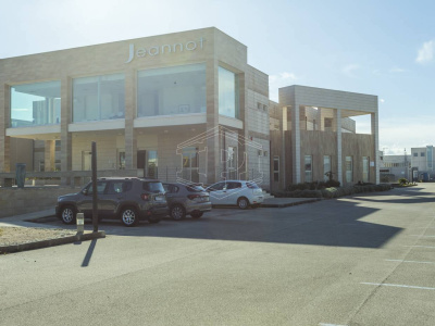 Palazzina uffici indipendente sita in Via Parietai 1 Molfetta - Bari (BA)