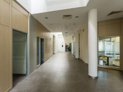 Palazzina uffici indipendente sita in Via Parietai 1 Molfetta - Bari (BA)