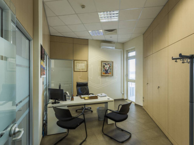 Palazzina uffici indipendente sita in Via Parietai 1 Molfetta - Bari (BA)