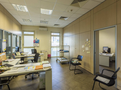 Palazzina uffici indipendente sita in Via Parietai 1 Molfetta - Bari (BA)