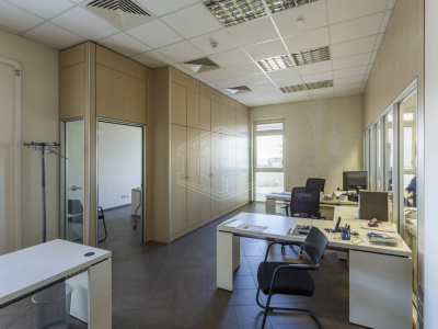 Palazzina uffici indipendente sita in Via Parietai 1 Molfetta - Bari (BA)