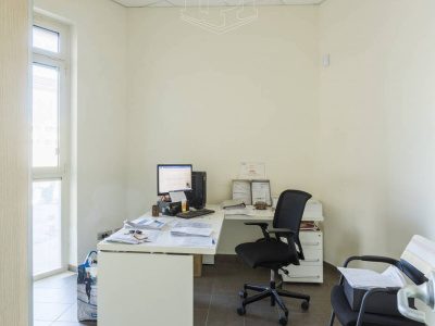 Palazzina uffici indipendente sita in Via Parietai 1 Molfetta - Bari (BA)