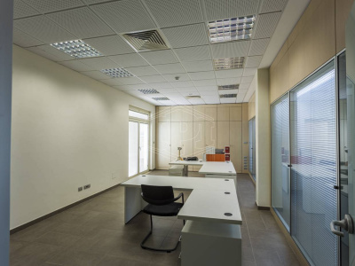 Palazzina uffici indipendente sita in Via Parietai 1 Molfetta - Bari (BA)