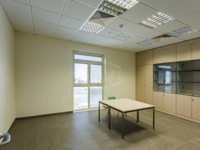 Palazzina uffici indipendente sita in Via Parietai 1 Molfetta - Bari (BA)