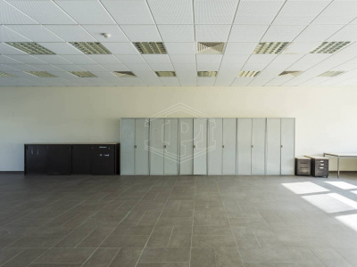Palazzina uffici indipendente sita in Via Parietai 1 Molfetta - Bari (BA)