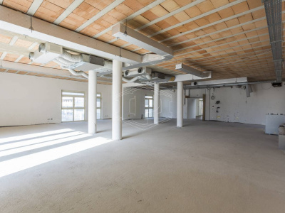 Palazzina uffici indipendente sita in Via Parietai 1 Molfetta - Bari (BA)