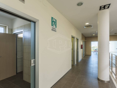 Palazzina uffici indipendente sita in Via Parietai 1 Molfetta - Bari (BA)