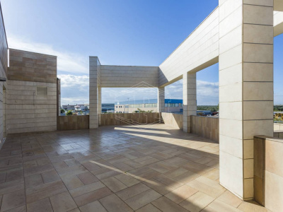 Palazzina uffici indipendente sita in Via Parietai 1 Molfetta - Bari (BA)