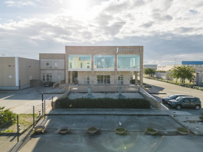 Palazzina uffici indipendente sita in Via Parietai 1 Molfetta - Bari (BA)