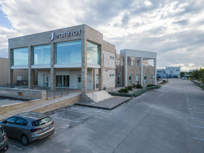 Palazzina uffici indipendente sita in Via Parietai 1 Molfetta - Bari (BA)