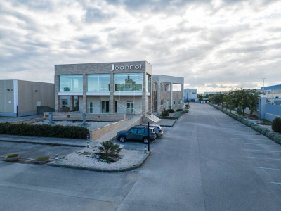Palazzina uffici indipendente sita in Via Parietai 1 Molfetta - Bari (BA)