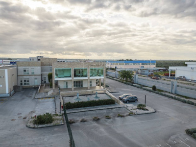 Palazzina uffici indipendente sita in Via Parietai 1 Molfetta - Bari (BA)