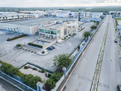 Palazzina uffici indipendente sita in Via Parietai 1 Molfetta - Bari (BA)