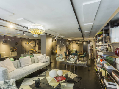 Locale commerciale sito in Via Mazzini 37 - Taranto (TA)