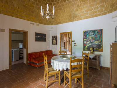 Complesso trulli sito in Contrada Macco Macco - Locorotondo (BA)