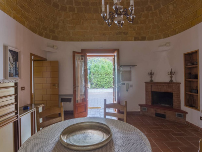 Complesso trulli sito in Contrada Macco Macco - Locorotondo (BA)