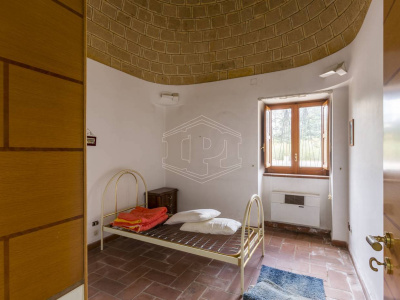 Complesso trulli sito in Contrada Macco Macco - Locorotondo (BA)