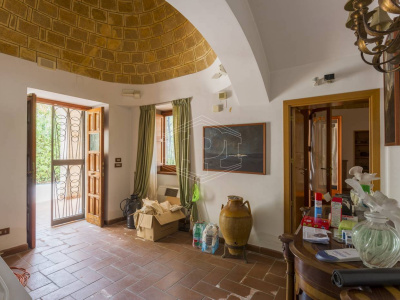 Complesso trulli sito in Contrada Macco Macco - Locorotondo (BA)
