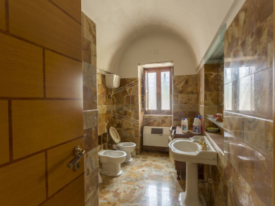 Complesso trulli sito in Contrada Macco Macco - Locorotondo (BA)